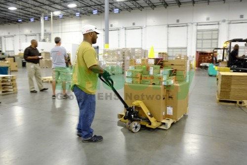 聯(lián)想美國工廠探營：安檢堪比美國機場